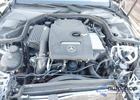 2016 Mercedes-Benz C 300 Sport 4Matic z USA, uszkodzony, nr VIN 55SWF4KB5GU177975